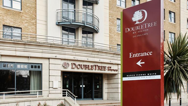Hôtel DoubleTree by Hilton Islington à Londres, entrée